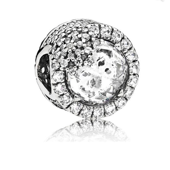 Retired Rare PANDORA Dazzling Snowflake Charm Sparkling EUC - Main Image